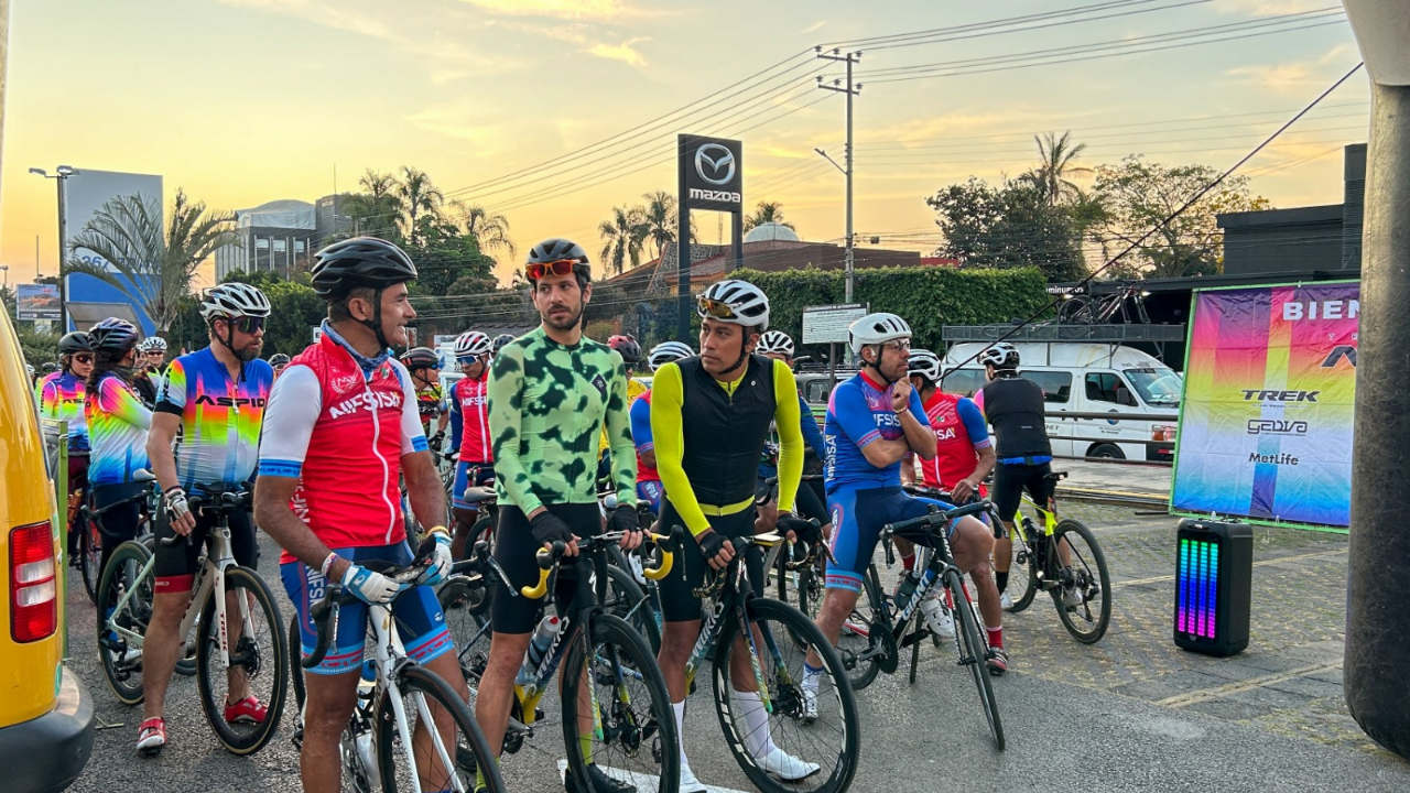 Ciclistas conquistan el "Reto Popocatépetl" y disfrutan las bondades de Morelos 