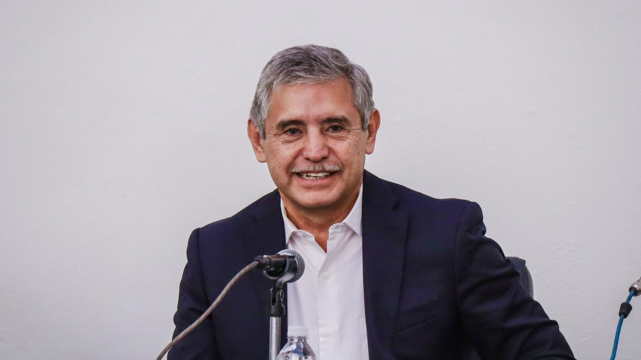 José Luis Urióstegui. 