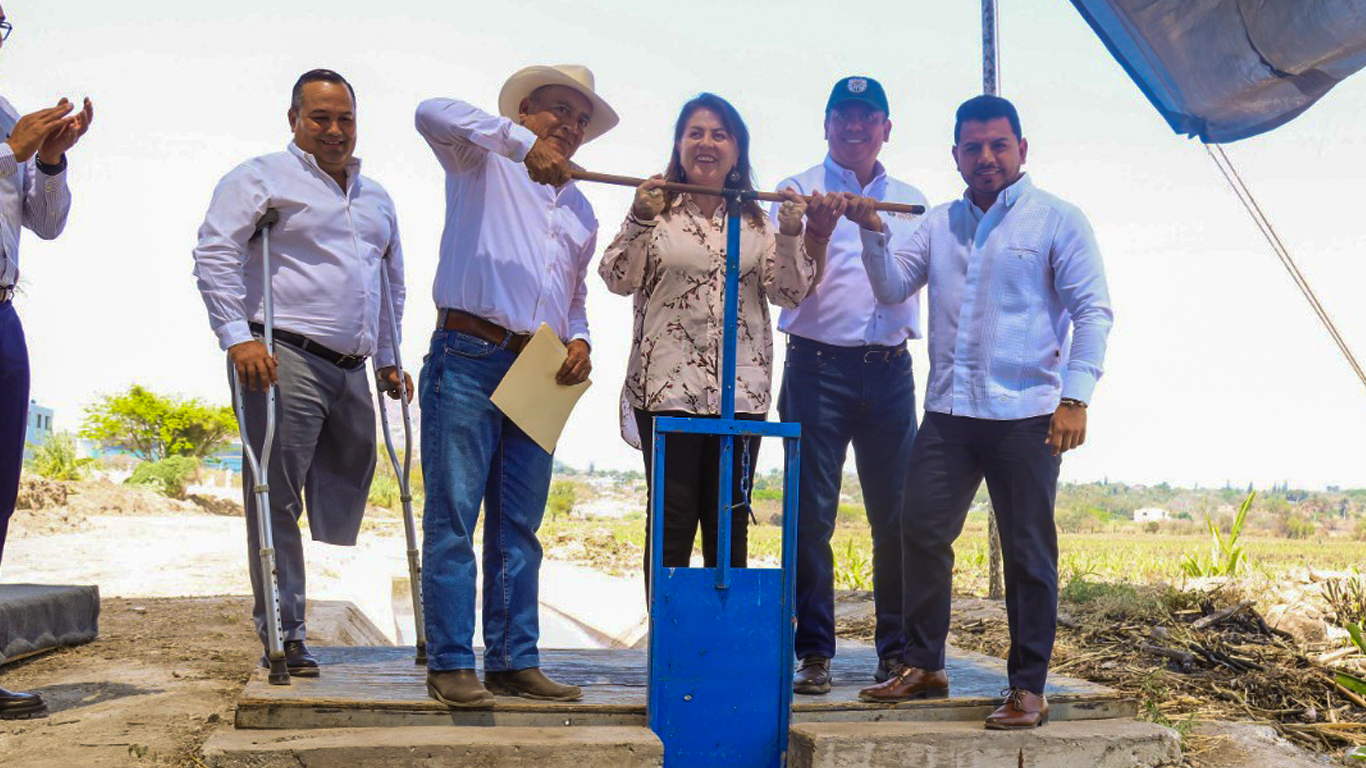 Garantizan agua para el campo en Xochitepec con canal rehabilitado