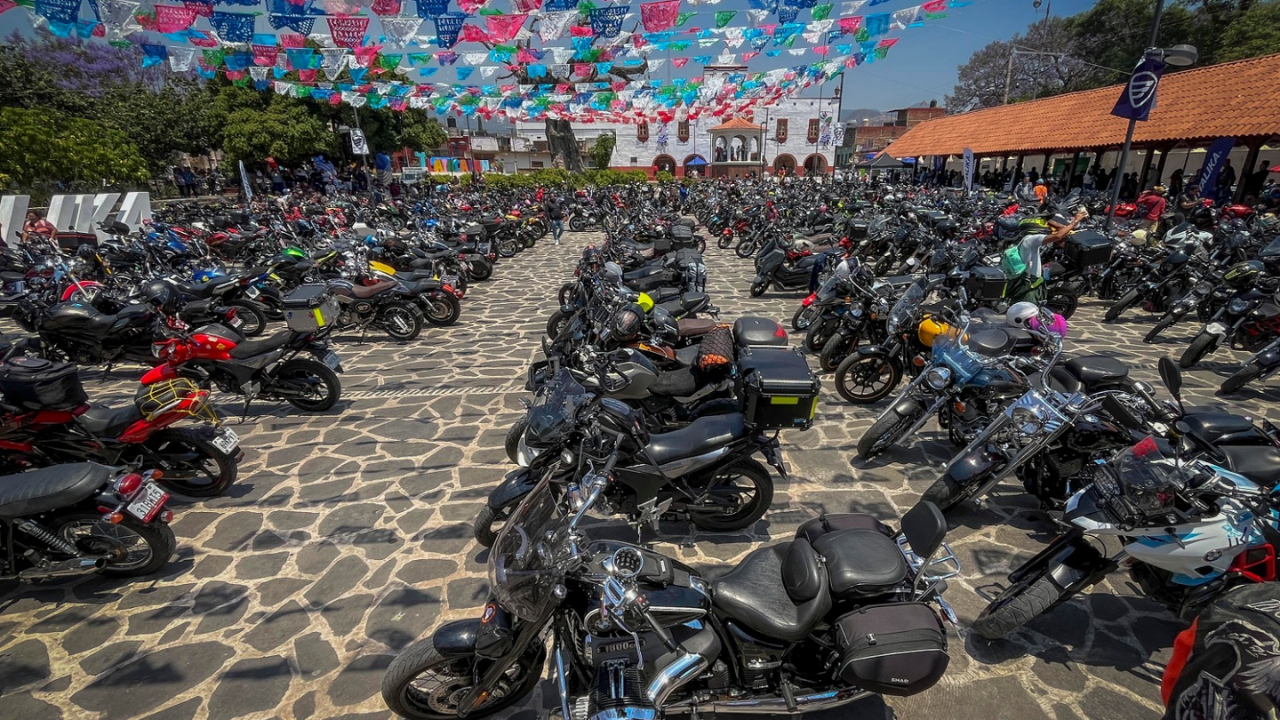 Recibe Tlayacapan a más de dos mil motociclistas en rodada 