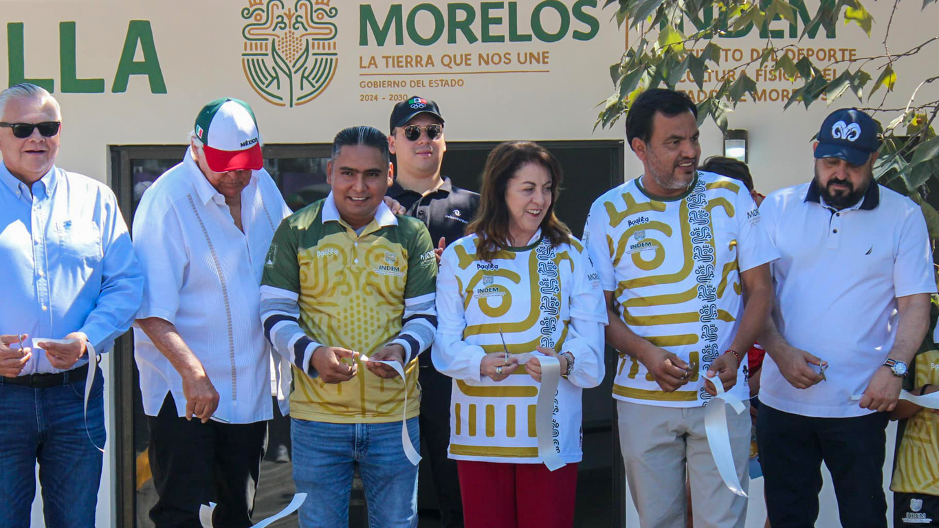 Gobernadora inaugura villa y presentan uniformes deportivos hechos en Morelos