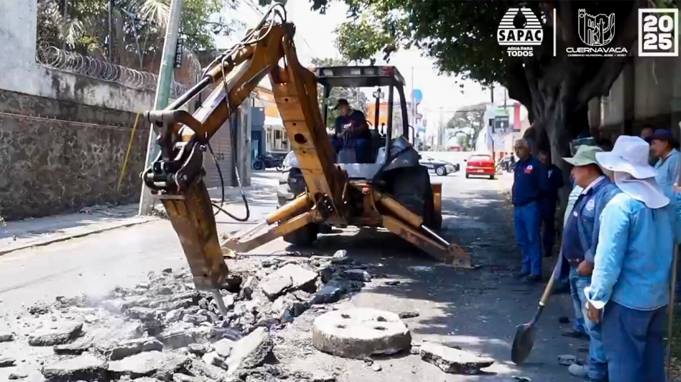 Sapac repara hasta 12 socavones por colapso de tuberías