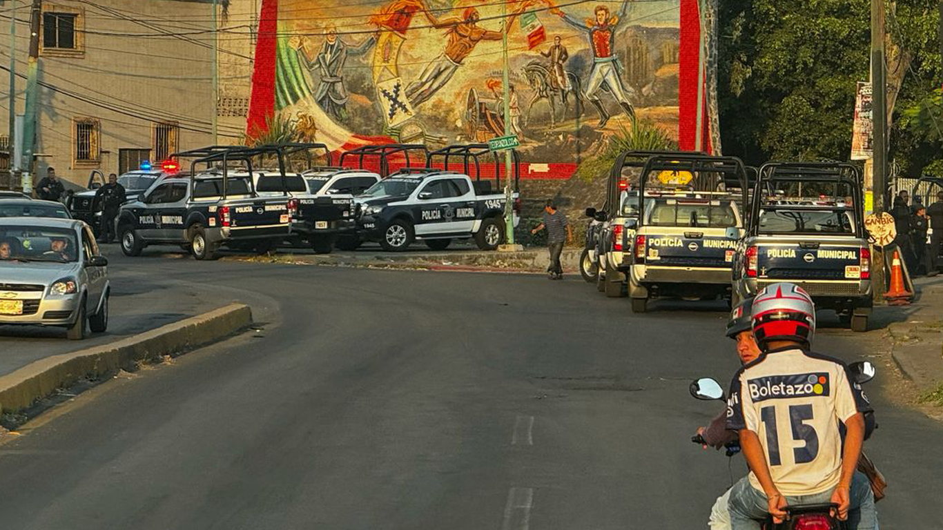 Intentan robar a policías en Cuernavaca; se desata balacera