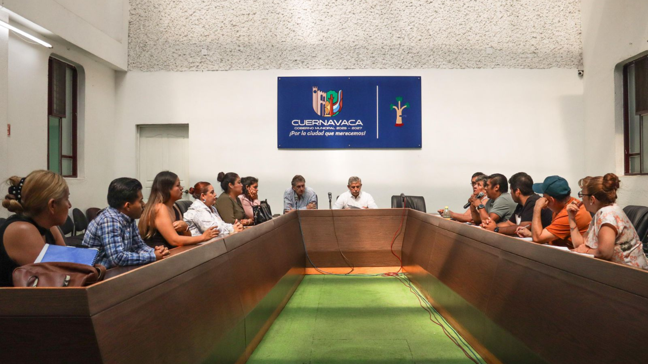 Refrenda José Luis Urióstegui compromisos con mercados periféricos de Cuernavaca 