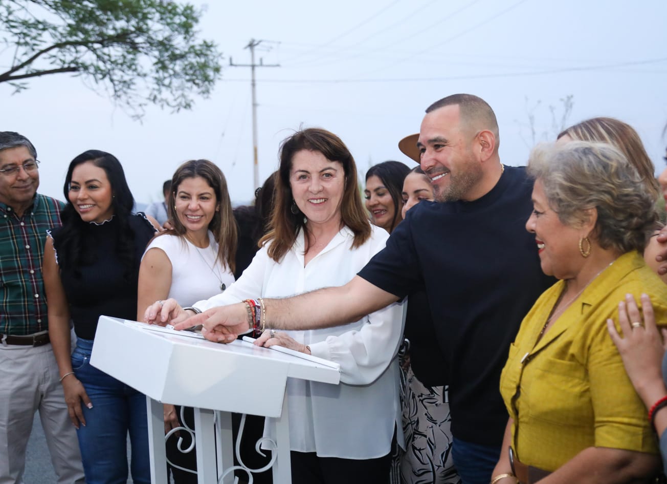 González Saravia inaugura alumbrado y camellones en Yautepec