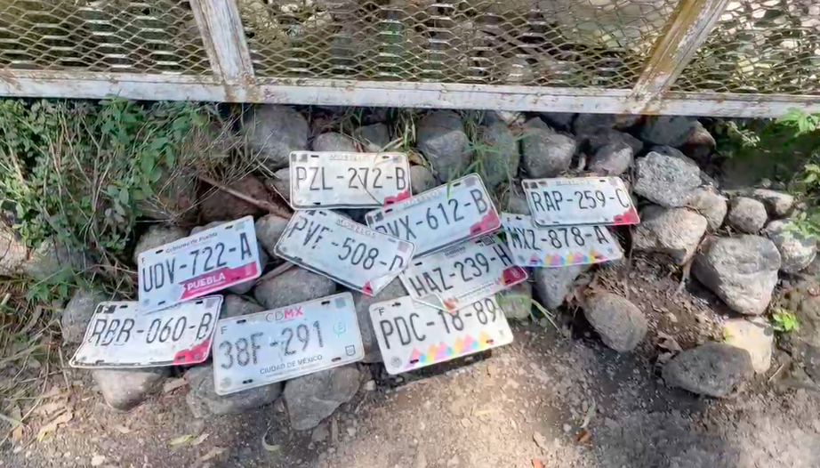 Resguardan placas perdidas en base de la ruta 1