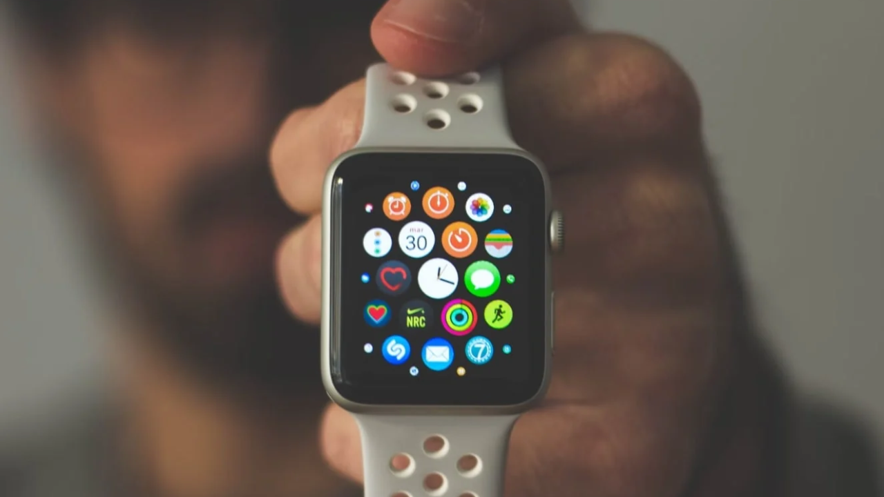 Alertan sobre venta de clones de relojes inteligentes en Cuernavaca