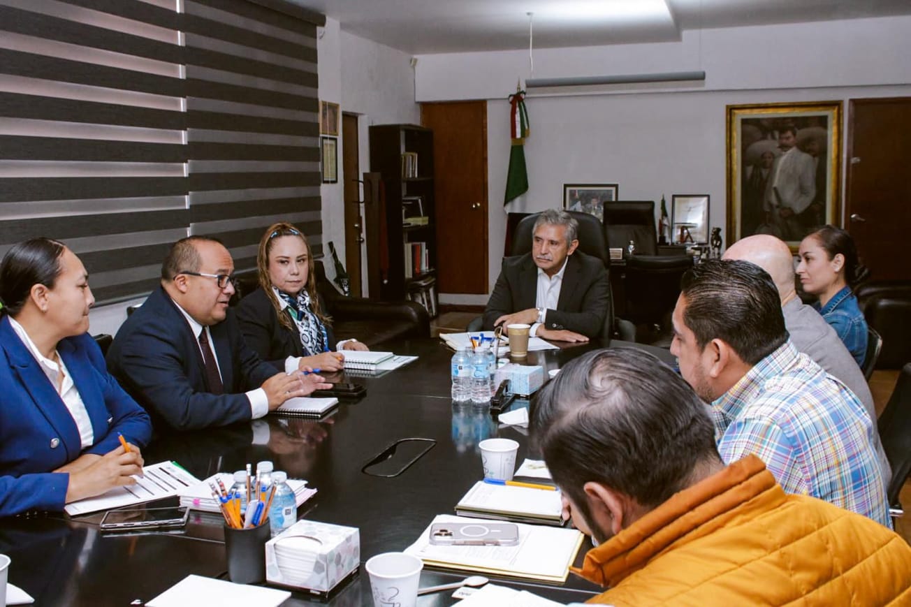 Comprometido José Luis Urióstegui para sanear finanzas ante CFE