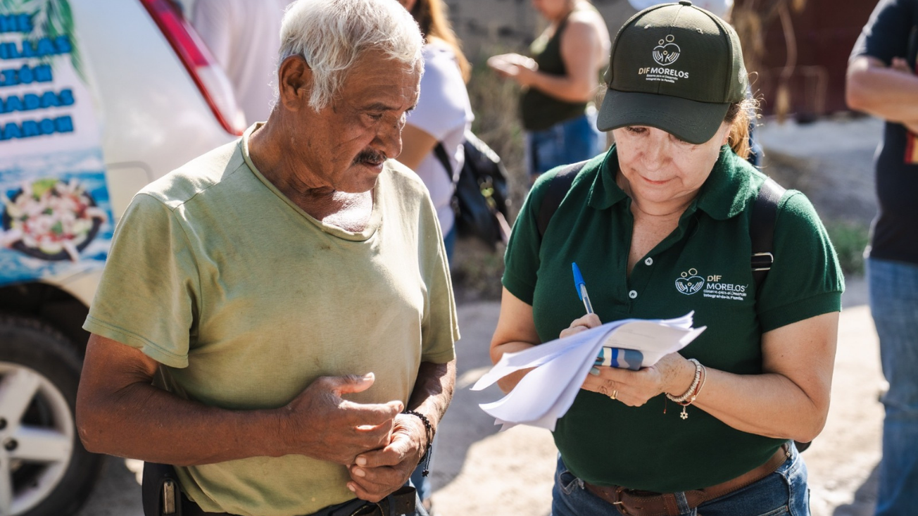 SEDIF entrega apoyos a familias afectadas por lluvias en Morelos