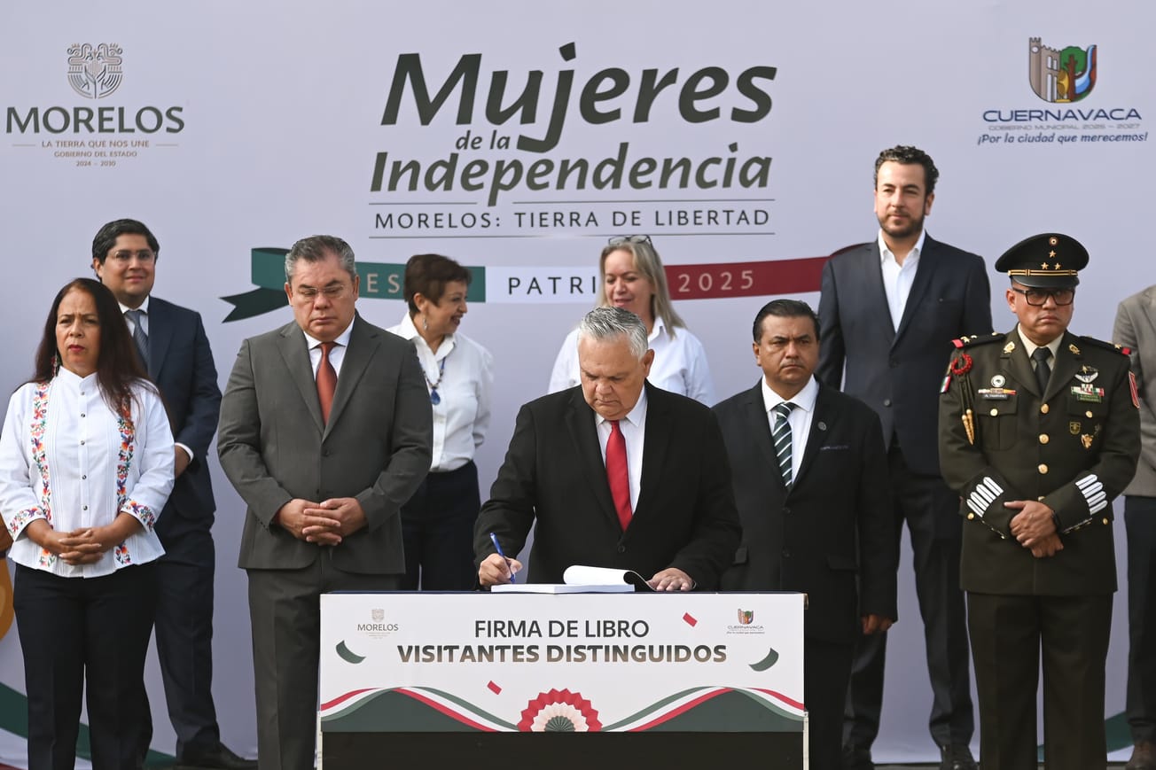 Oficina de la Gubernatura encabeza el Izamiento de Bandera