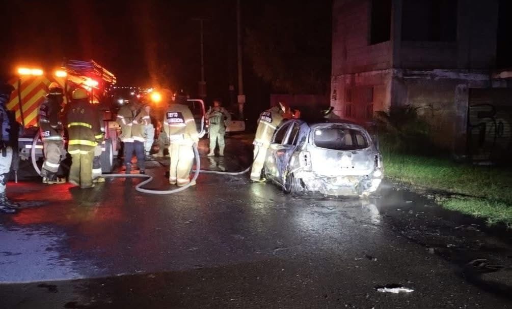 Perece hombre calcinado al interior de automóvil en carretera Cuautla-Jantetelco