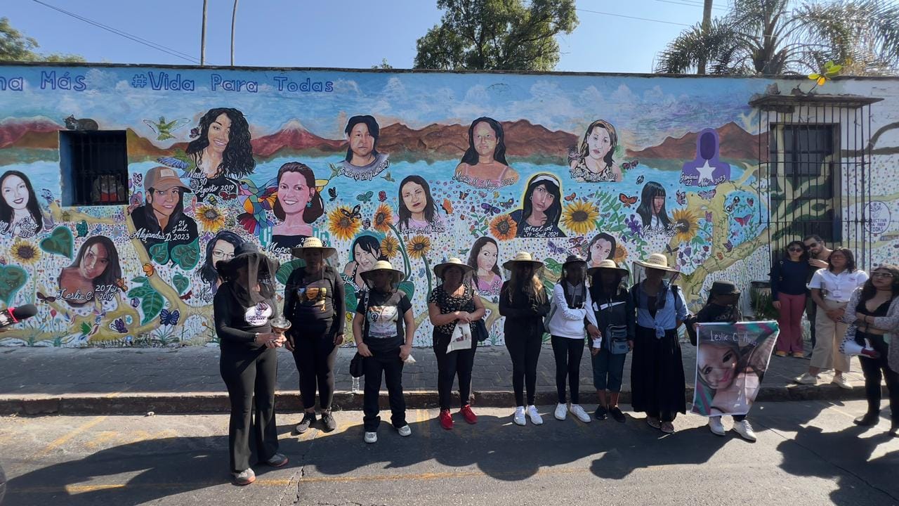 Develan mural en memoria de mujeres víctimas de feminicidio en Cuernavaca