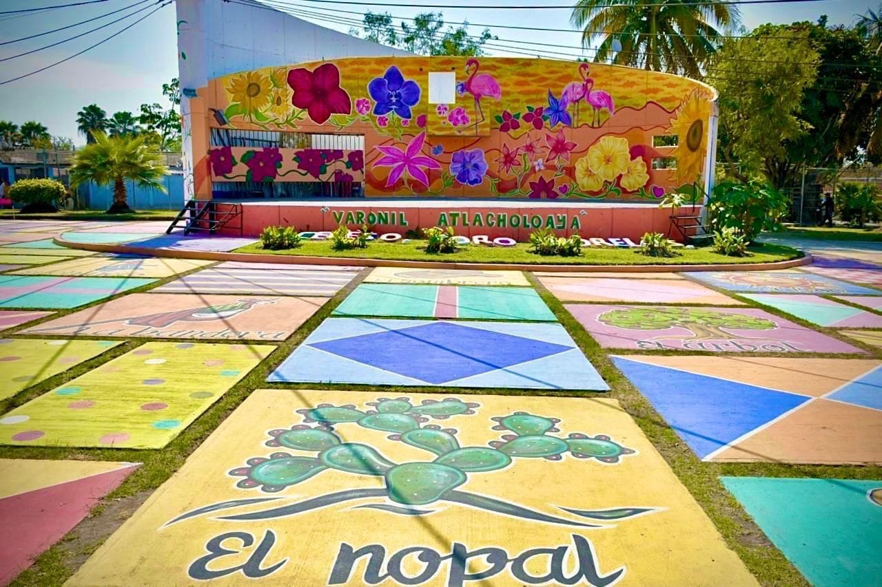 Programa "EmocionARTE" pinta de colores el penal de Atlacholoaya