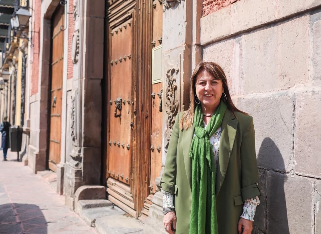 Asiste gobernadora de Morelos a ceremonia por el 109 aniversario de la constitución