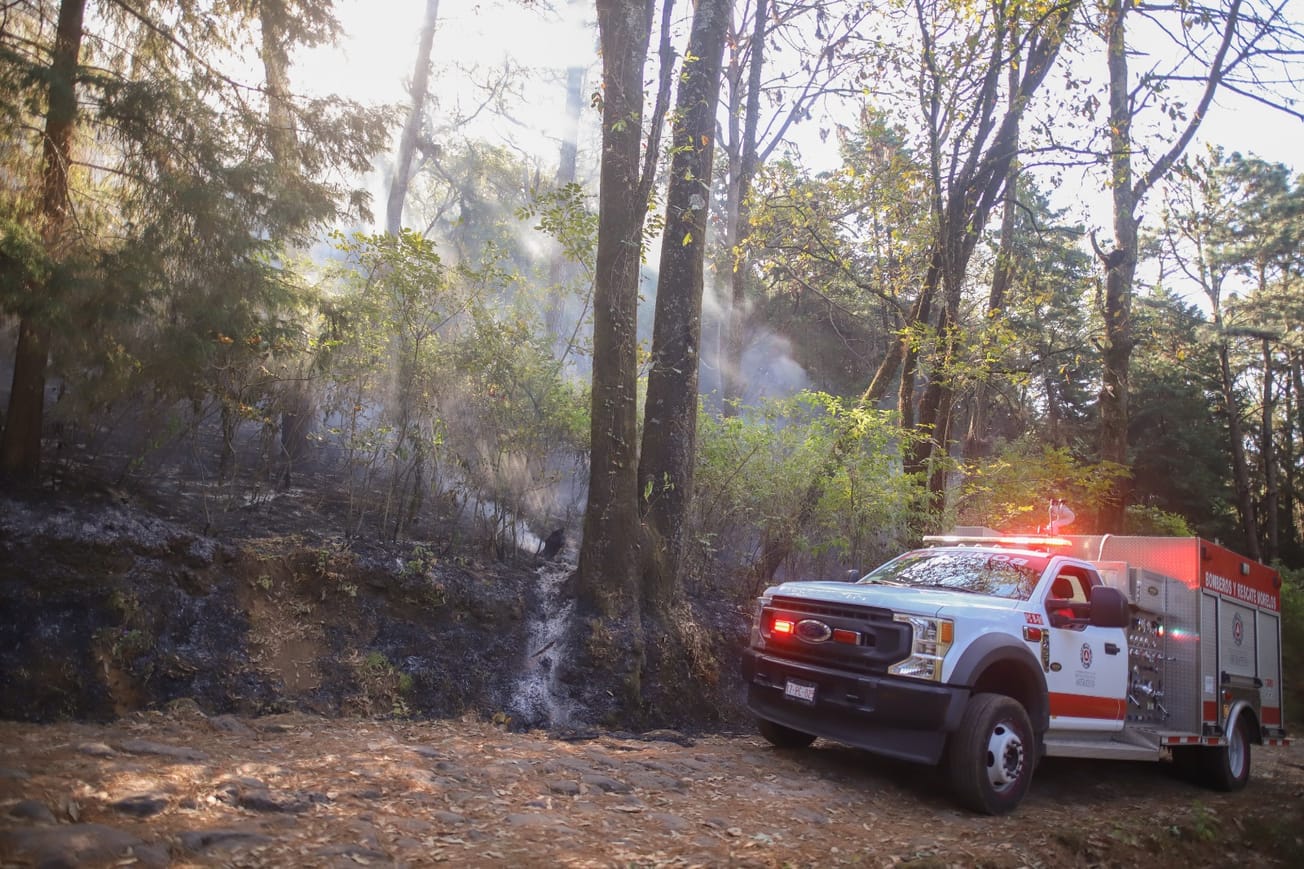 Con apoyo de drones, combaten incendio en La Herradura