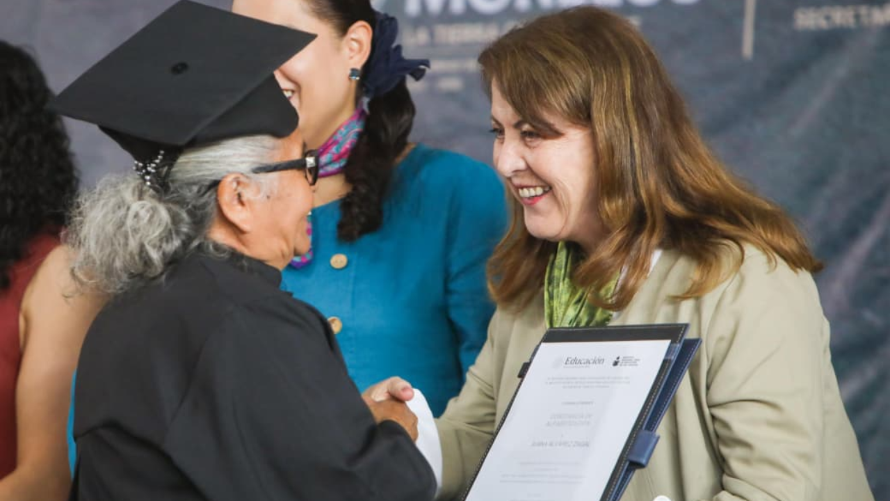 Gobierno de Morelos becará a mayores de 15 años que estudien primaria y secundaria