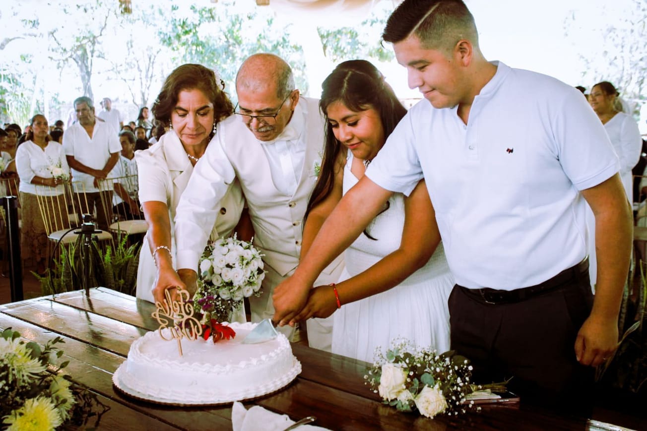 Formalizan 141 parejas su unión en Cuernavaca