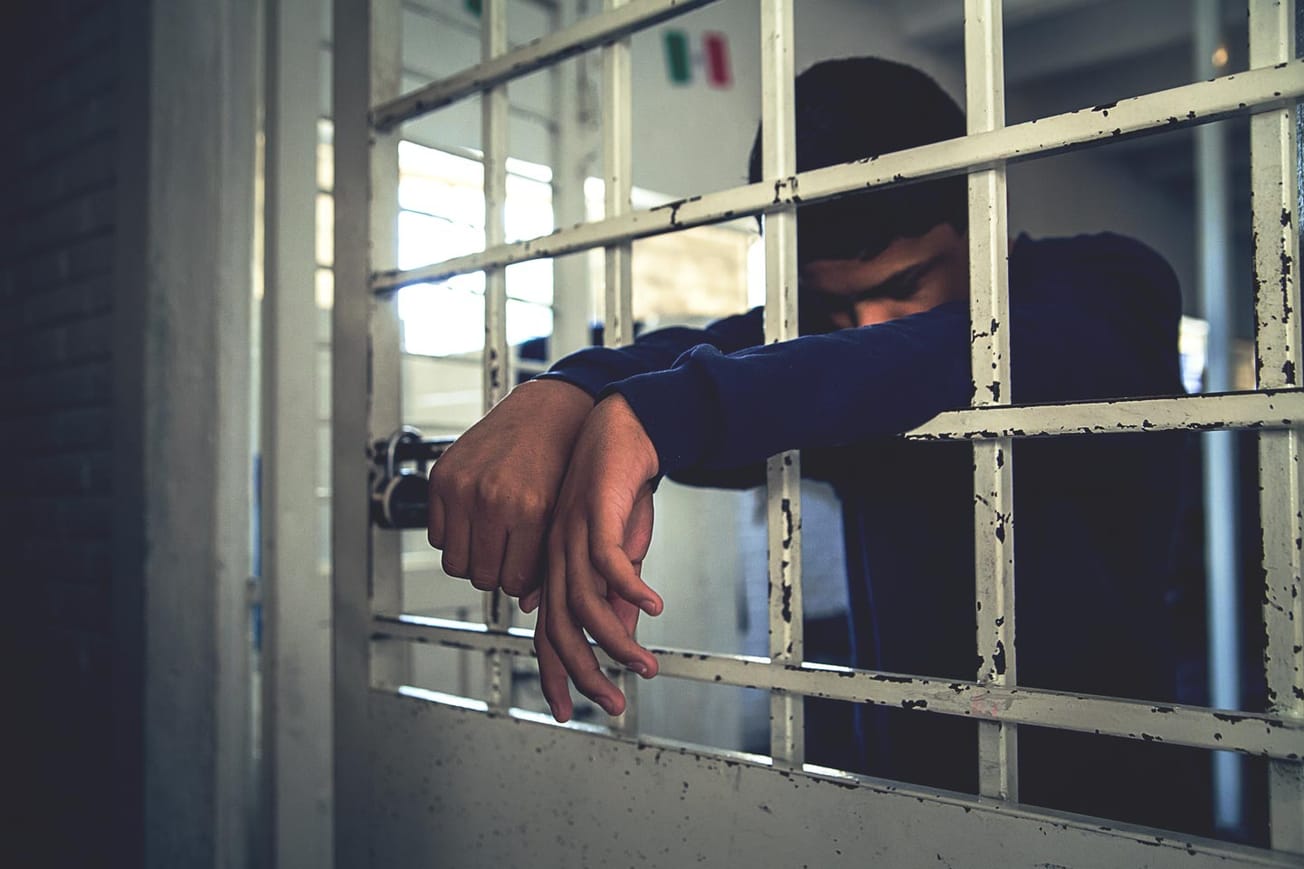 Hasta 5 años de prisión para adolescentes que vendan droga