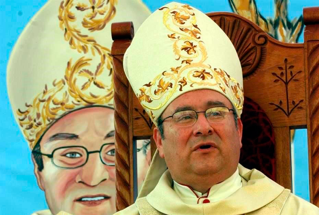 Detienen a sacerdote por abuso infantil