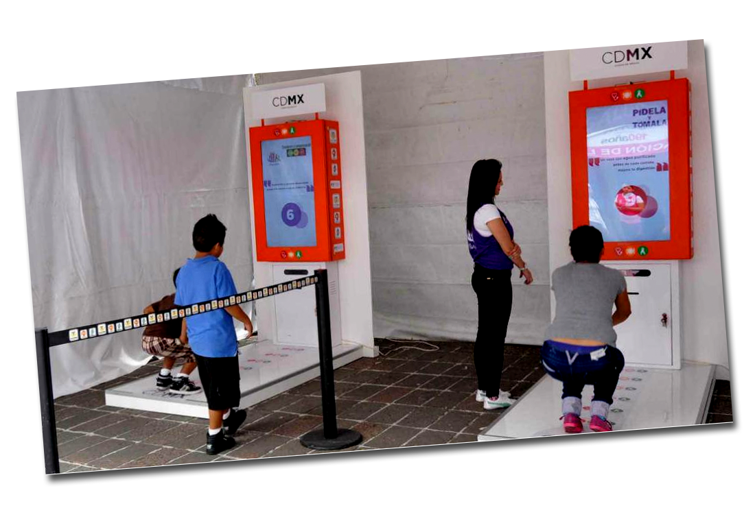 Condones y boletos del Metro gratis por hacer 10 sentadillas en el DF