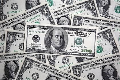 Baja dólar a $16.88; avanza Bolsa