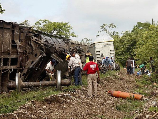 Se descarrila ‘La Bestia’ en Tabasco