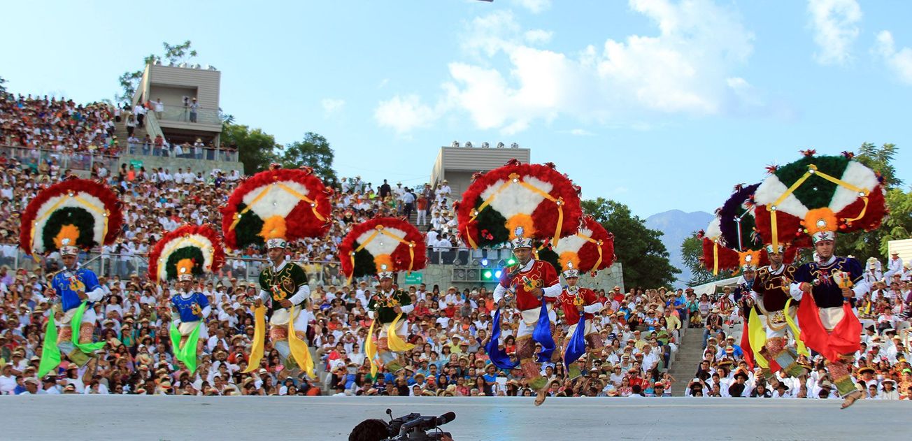 Saldo blanco durante el inicio de la Guelaguetza