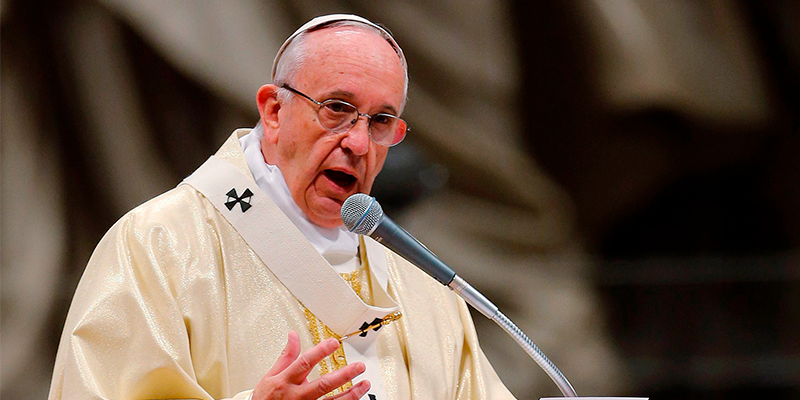 Acusa Papa hambruna de millones de personas en el mundo