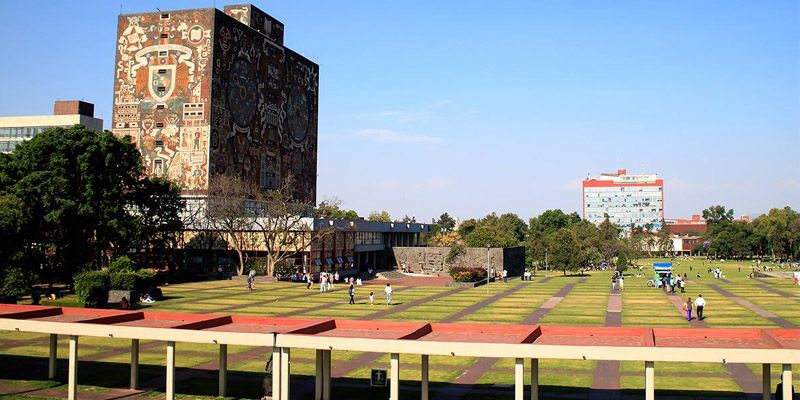 Alumnos de la UNAM difaman a sus profesores