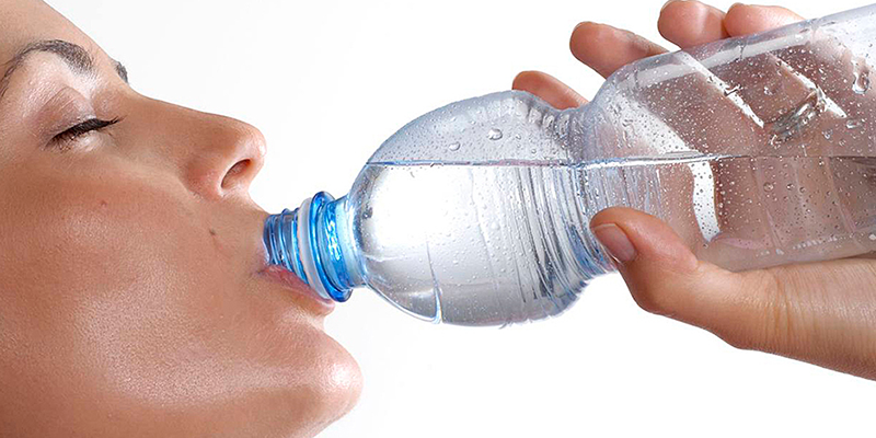 Hidratarse cuando se padece Covid es importante: Cruz Roja