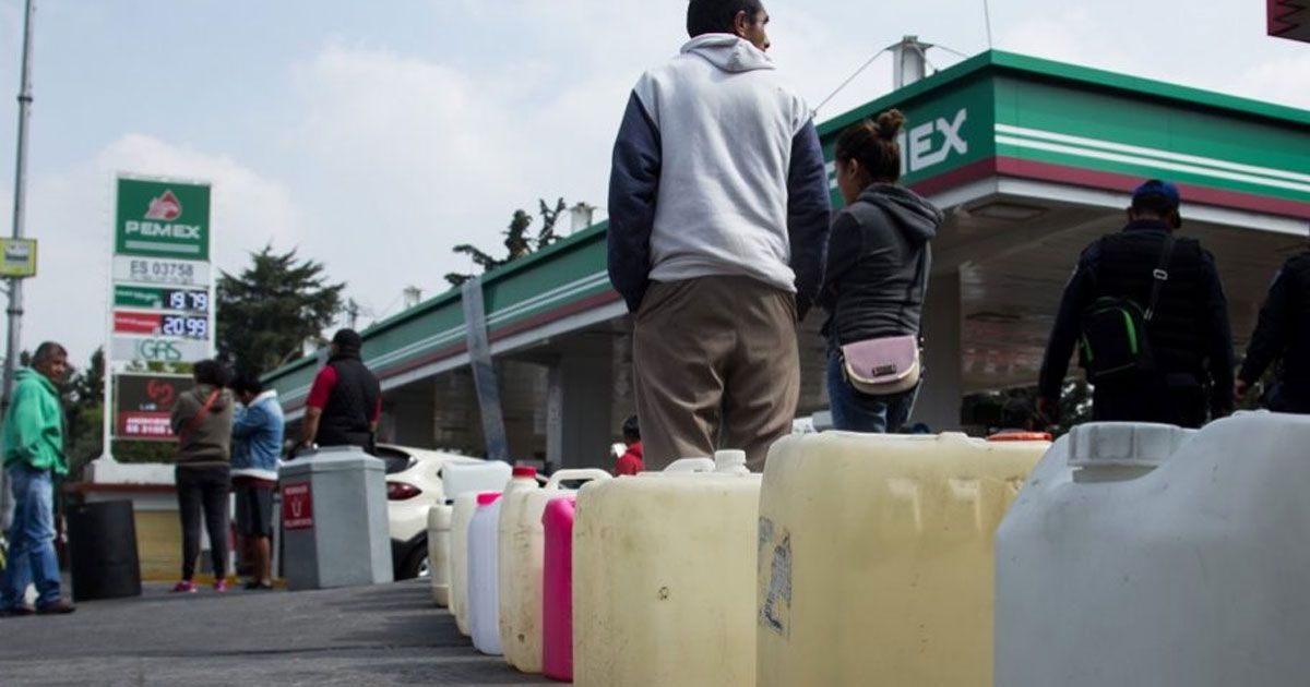 ¿Necesitas cargar gasolina en contenedores? Aquí la respuesta