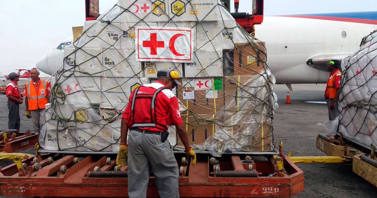 Entrega Cruz Roja primer cargamento con ayuda a Venezuela