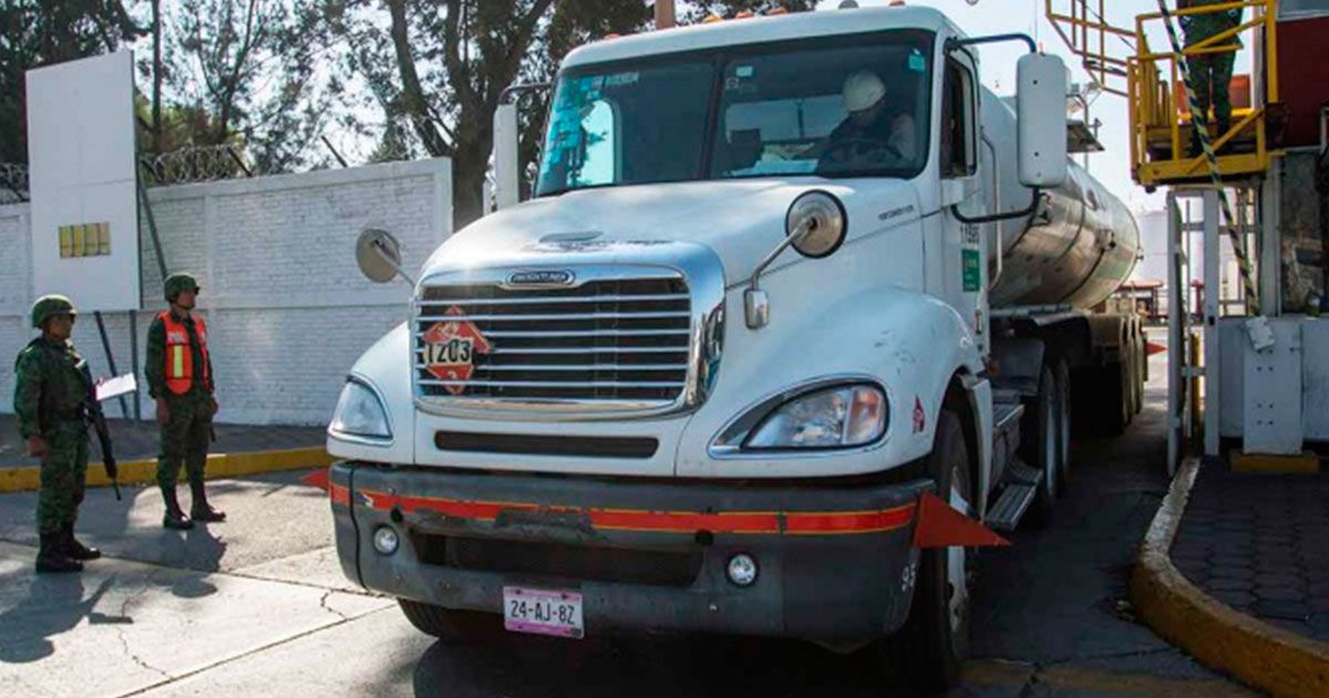 Operan 69 % de las pipas compradas de Pemex