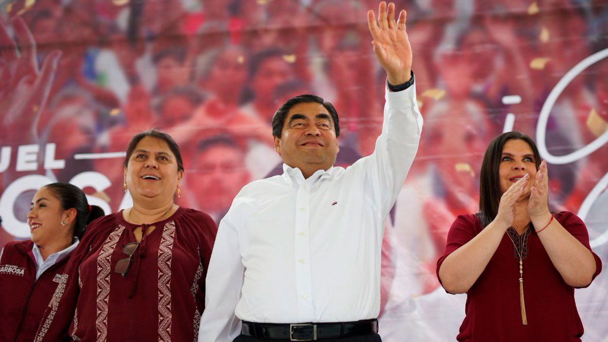 Nombra Barbosa a dos titulares de su gabinete