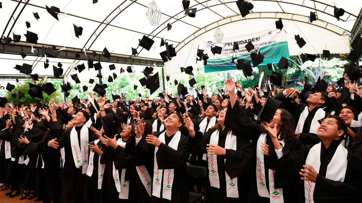 Invita Cuauhtémoc Blanco a jóvenes morelenses a cumplir sus metas