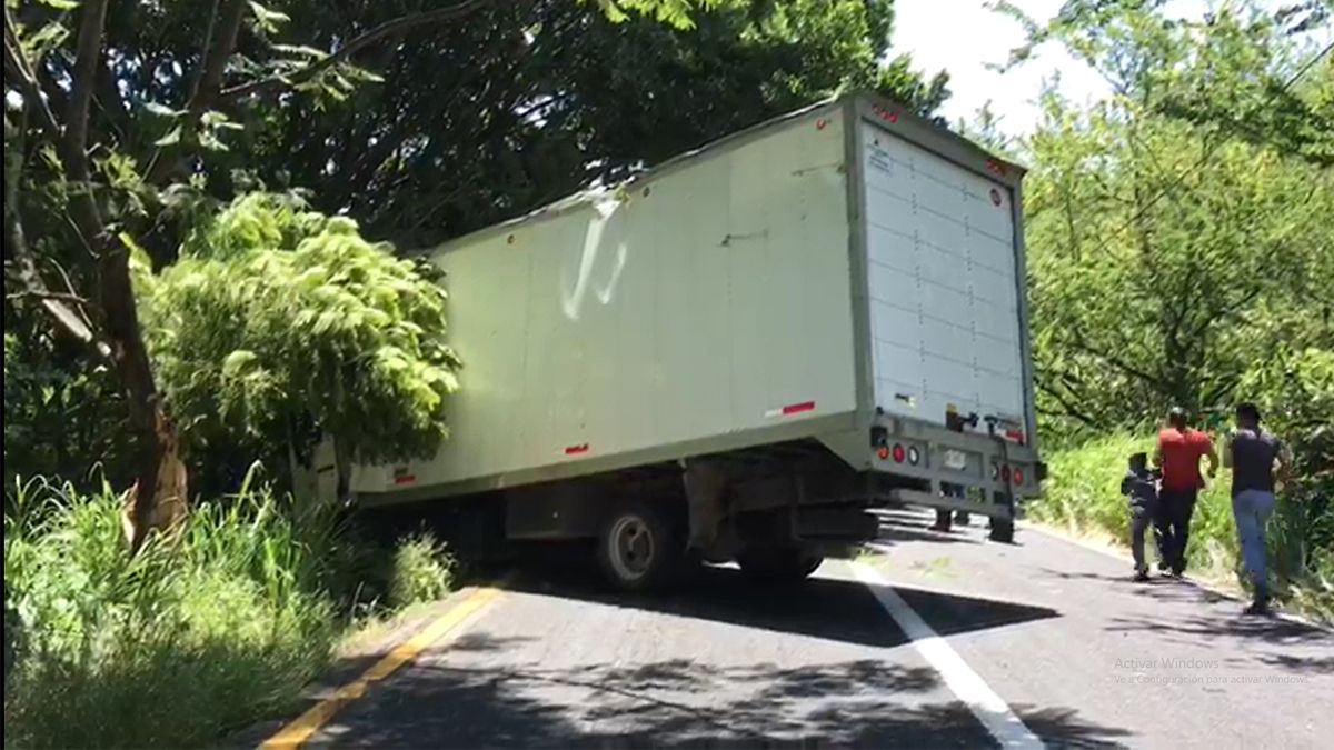 24 Morelos Camión cañón de lobos