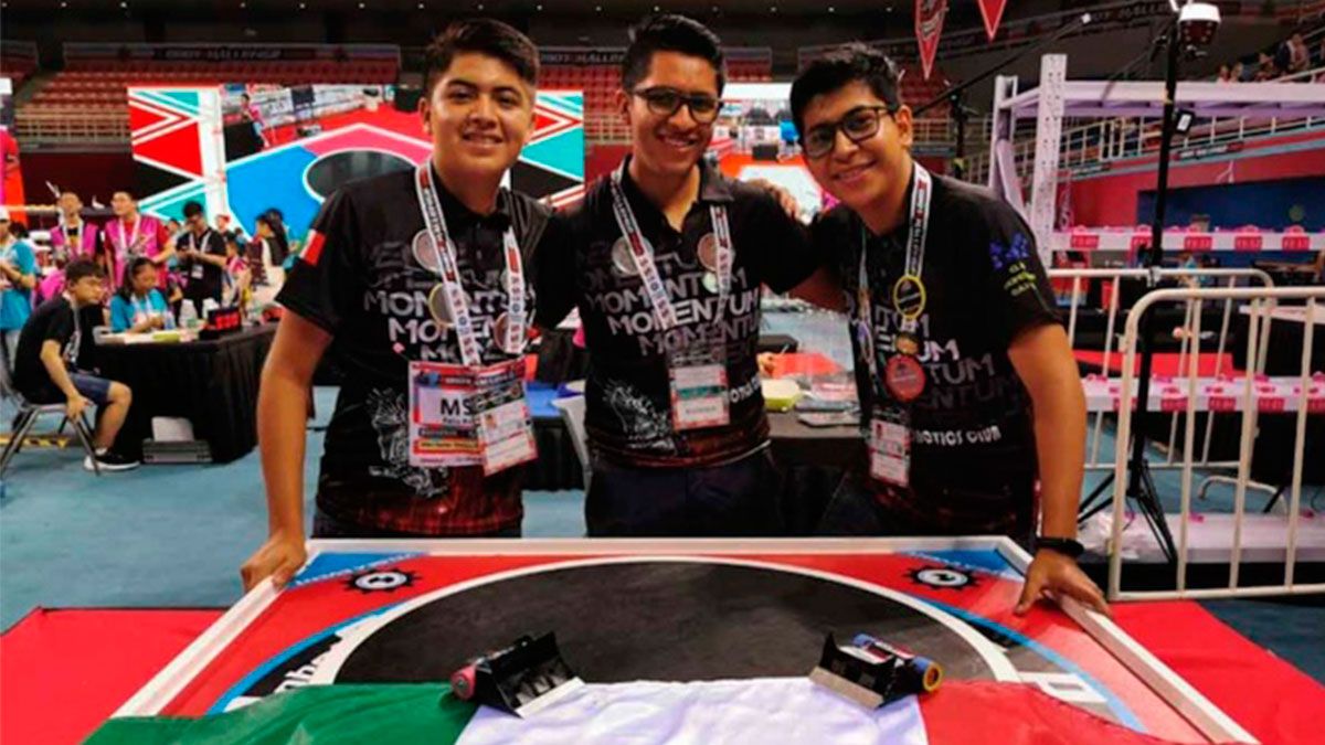 Ganan oaxaqueños concurso de robótica en China