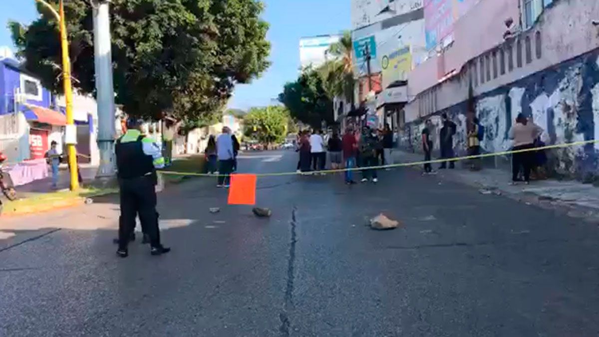 Bloquean avenida en Cuernavaca por falta de agua