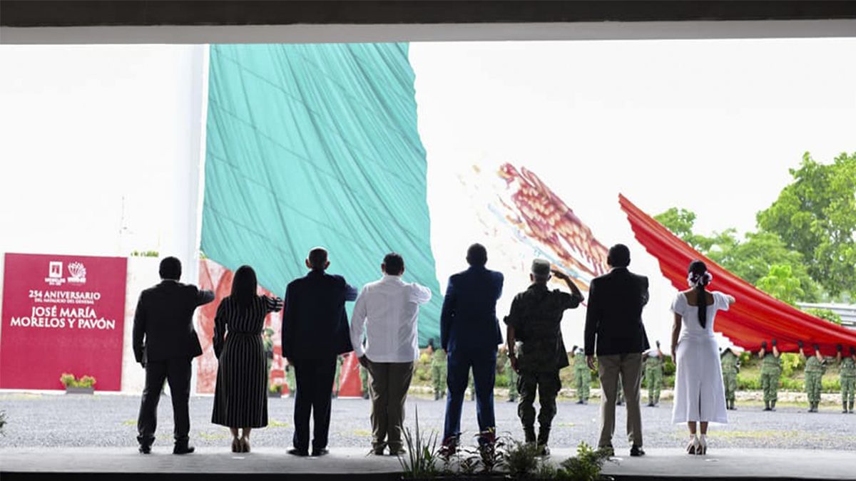 24 Morelos Bandera Nacional