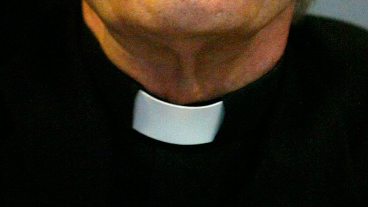 Sentencian a dos sacerdotes en Argentina por abusos sexuales