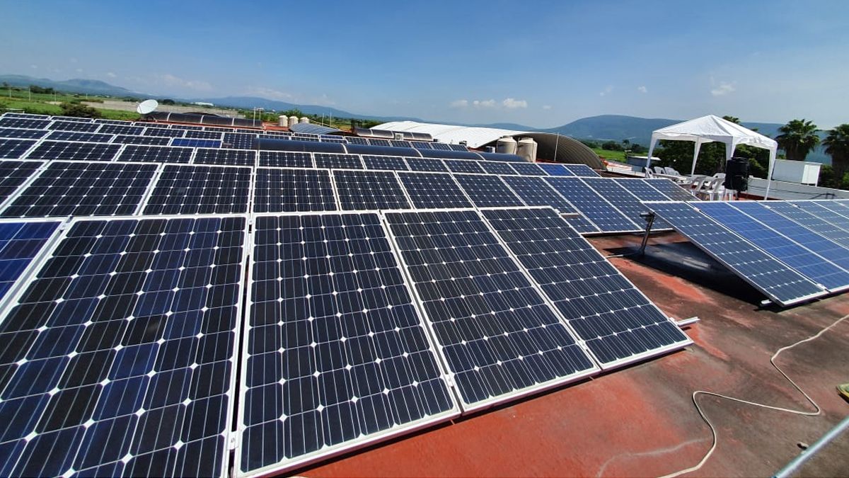 24 Morelos Jojutla con paneles solares