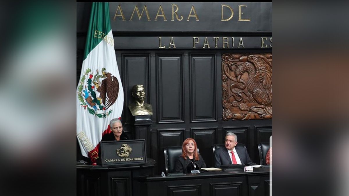 24 Morelos Entregan medalla a Rosario Ibarra