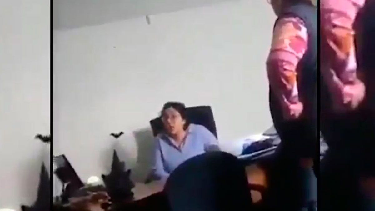 Renuncia funcionaria en Puebla luego de ser exhibida