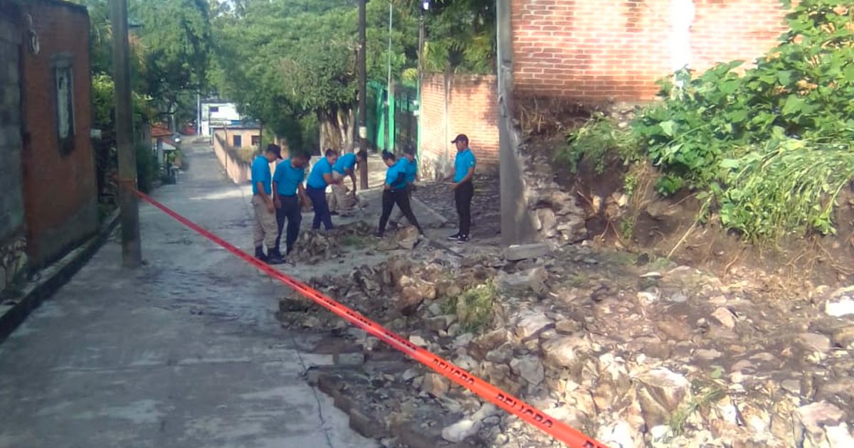 Atienden reportes de emergencia por lluvias en Ayala