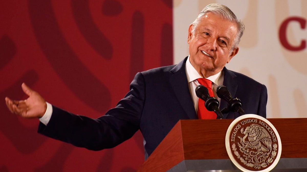 Promete AMLO aumento a salario mínimo si se acepta T-MEC