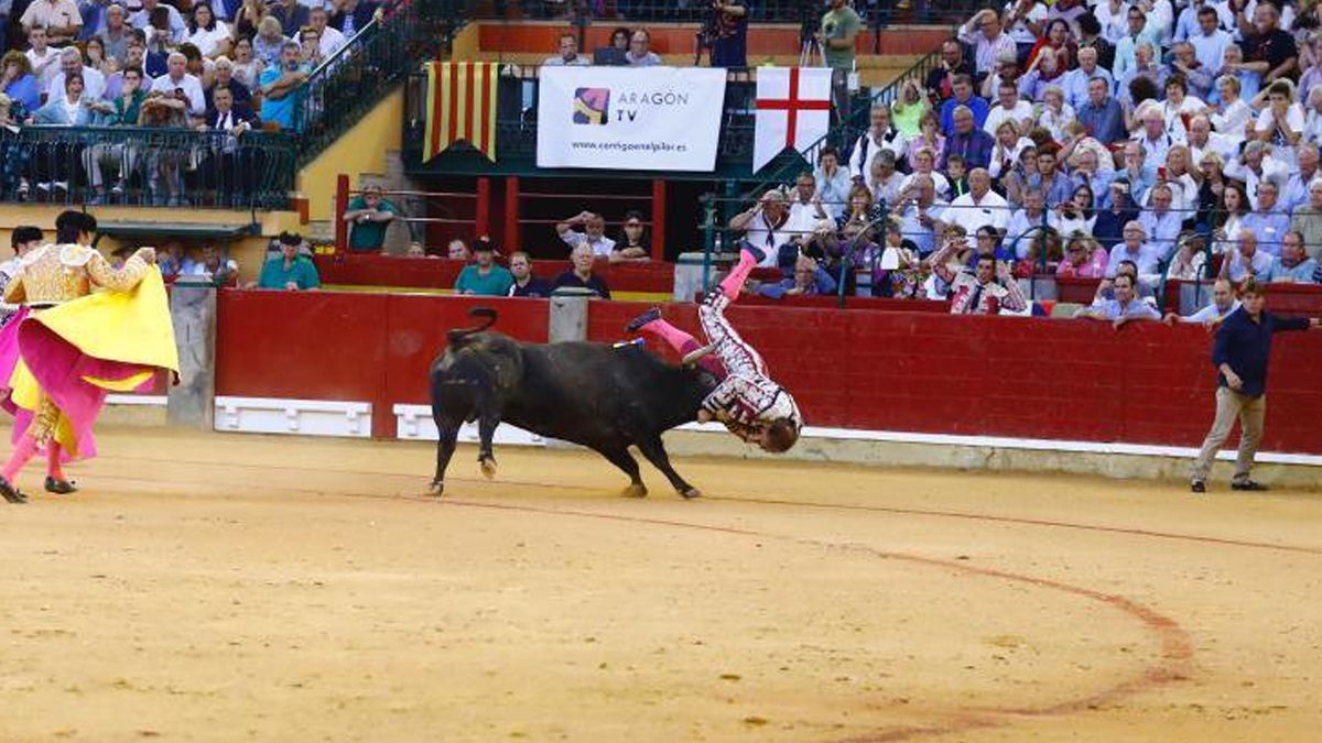 Torero español sufre graves cornadas