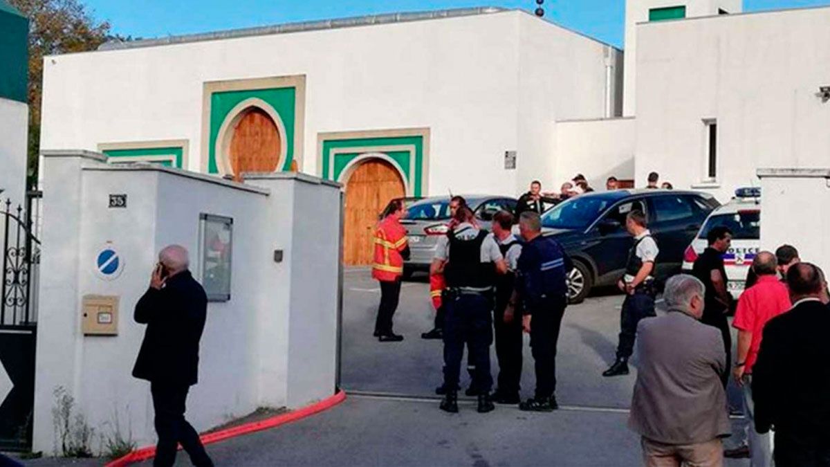 Confirman tiroteo cerca de mezquita en Francia