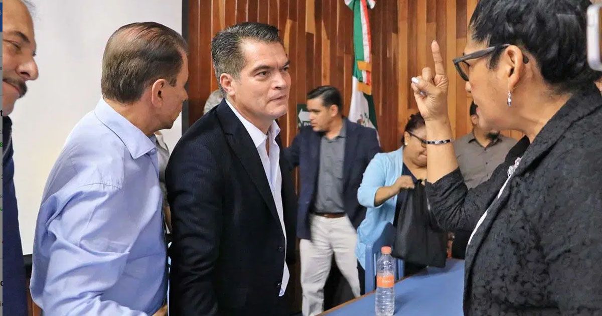 Funcionario del ISSSTE paga sus vacaciones a cargo del erario