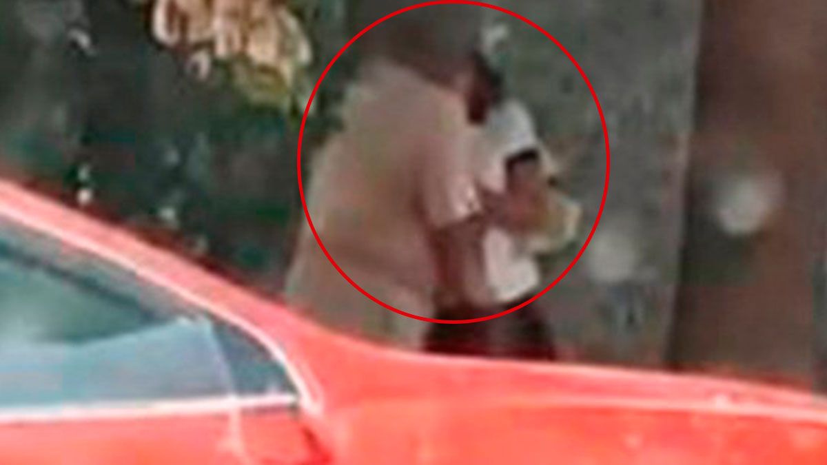 Manosea hombre a menor de edad a cambio de comida
