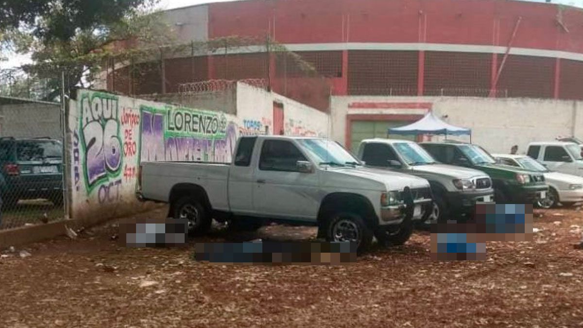 Asesinan a cinco personas en tianguis de autos en Uruapan, Michoacán